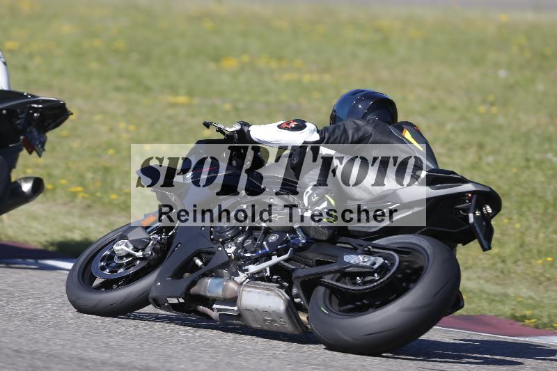 /15 22.05.2026  Plüss Moto Sport  Discover the Bike ADR /Gruppe rot - Race 3/50